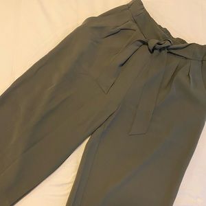 Lululemon Olive Green Noir Pant / size 8